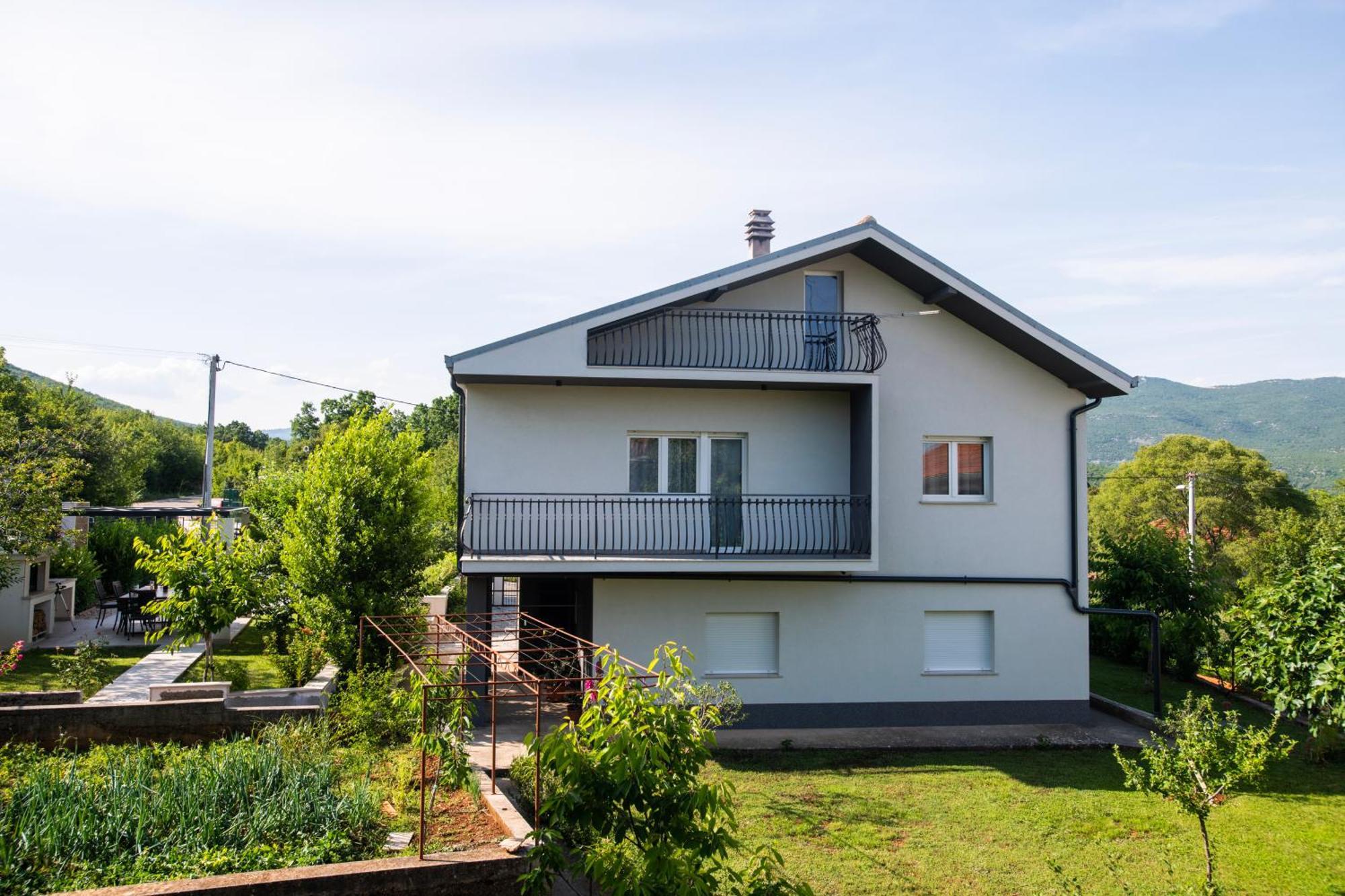 Villa Latica Dicmo Exterior foto